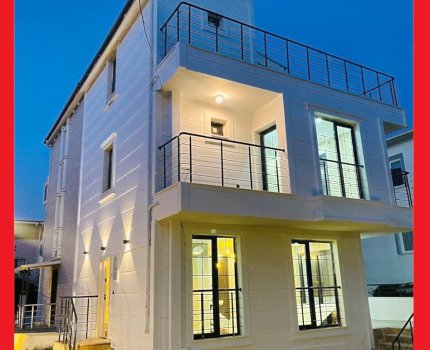 MARMARAEREĞLİSİ'NDE YATIRIMLIK & YAŞAMLIK DENİZ MANZARALI 300M2 5+1 SIFIR VİLLA