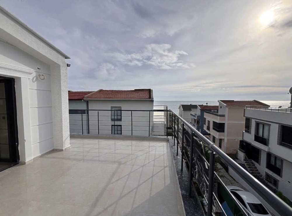 MARMARAEREĞLİSİ'NDE YATIRIMLIK & YAŞAMLIK DENİZ MANZARALI 300M2 5+1 SIFIR VİLLA